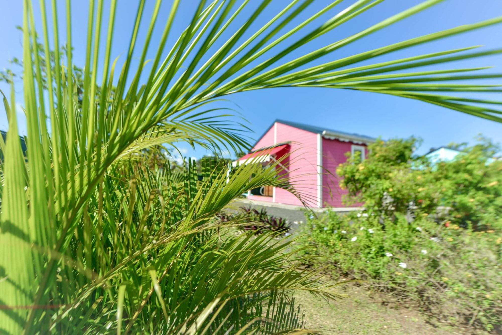 Les Jardins De Chantilly -Bungalows 4 Etoiles Avec Jardins Et Piscines Privees Baie-Mahault Bilik gambar